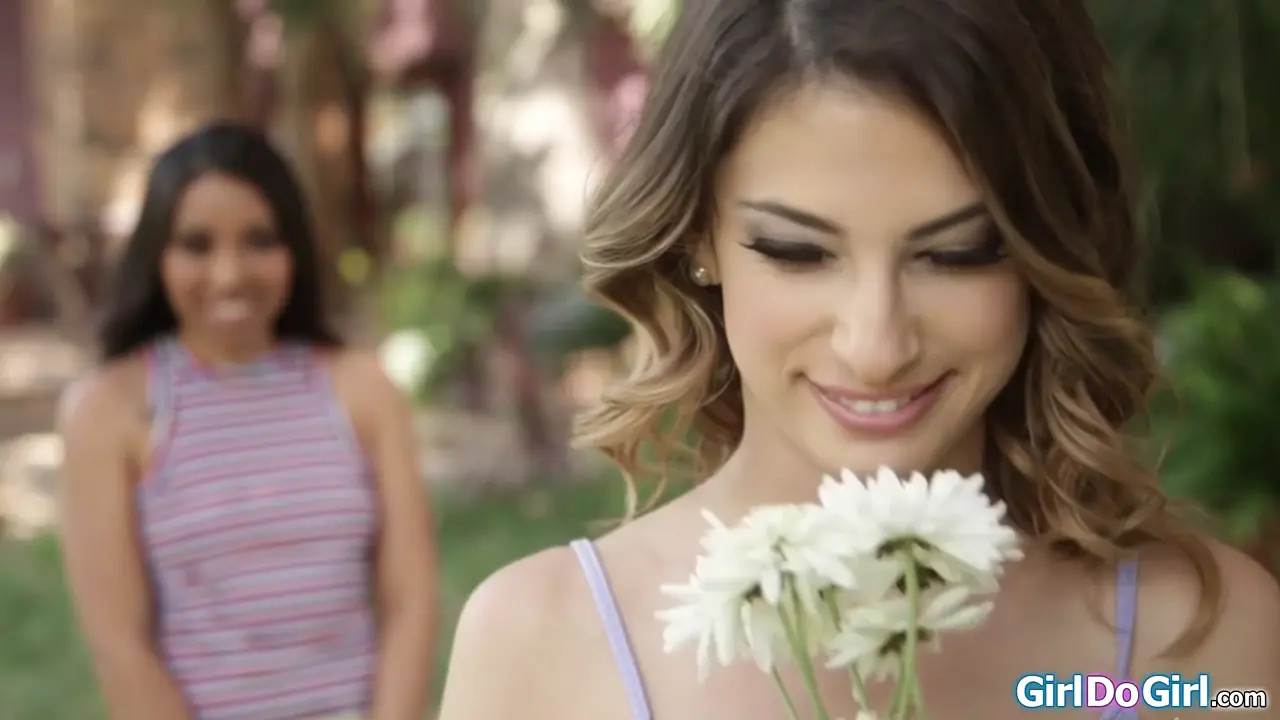 Kristen Scott Licks Jasmine Summers’ Ass