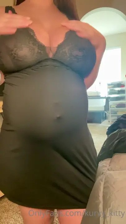 Kurvy Kat Strips And Twerks While Pregnant