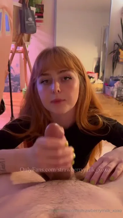 Strawberrymilk_xoxo Blows & Bounces On A Cock