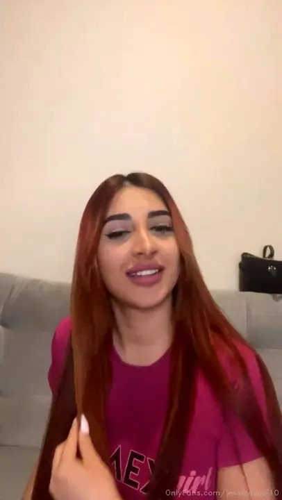 Latina Jessica Sodi Masturbates In High Heels