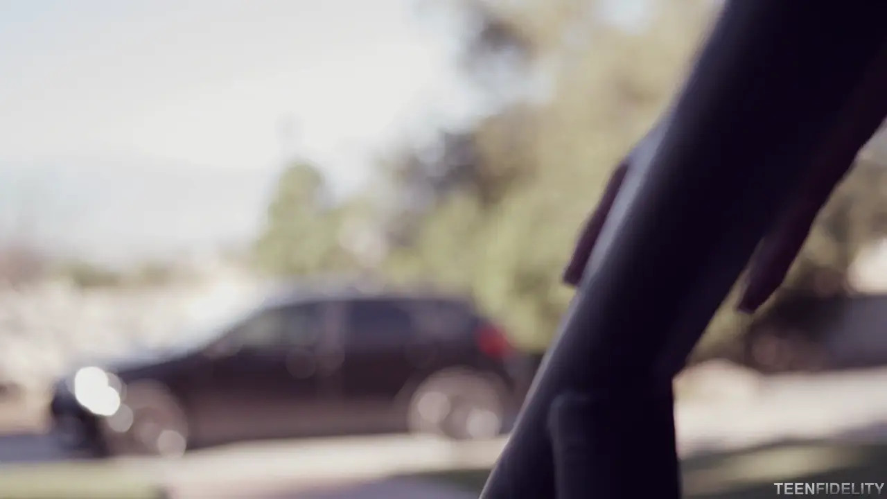 Teen Elsadreamjean Makes Her Stepdad Fuck Her