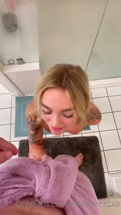 Itskhloeexoxo Sucks Dick And Gets Nutted On