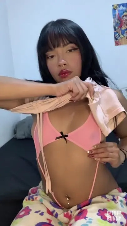 Belymason Touches Her Pussy In Pink Lingerie - ePornLeak