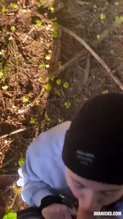 Ava Nicks Sucking D In The Garden