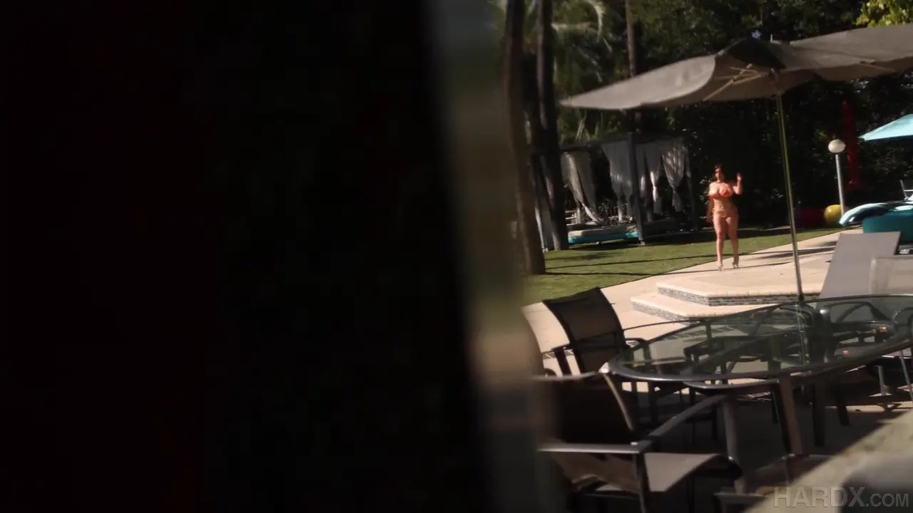 Melztube Gets Fucked By Her Man's Big White Cock - ePornLeak