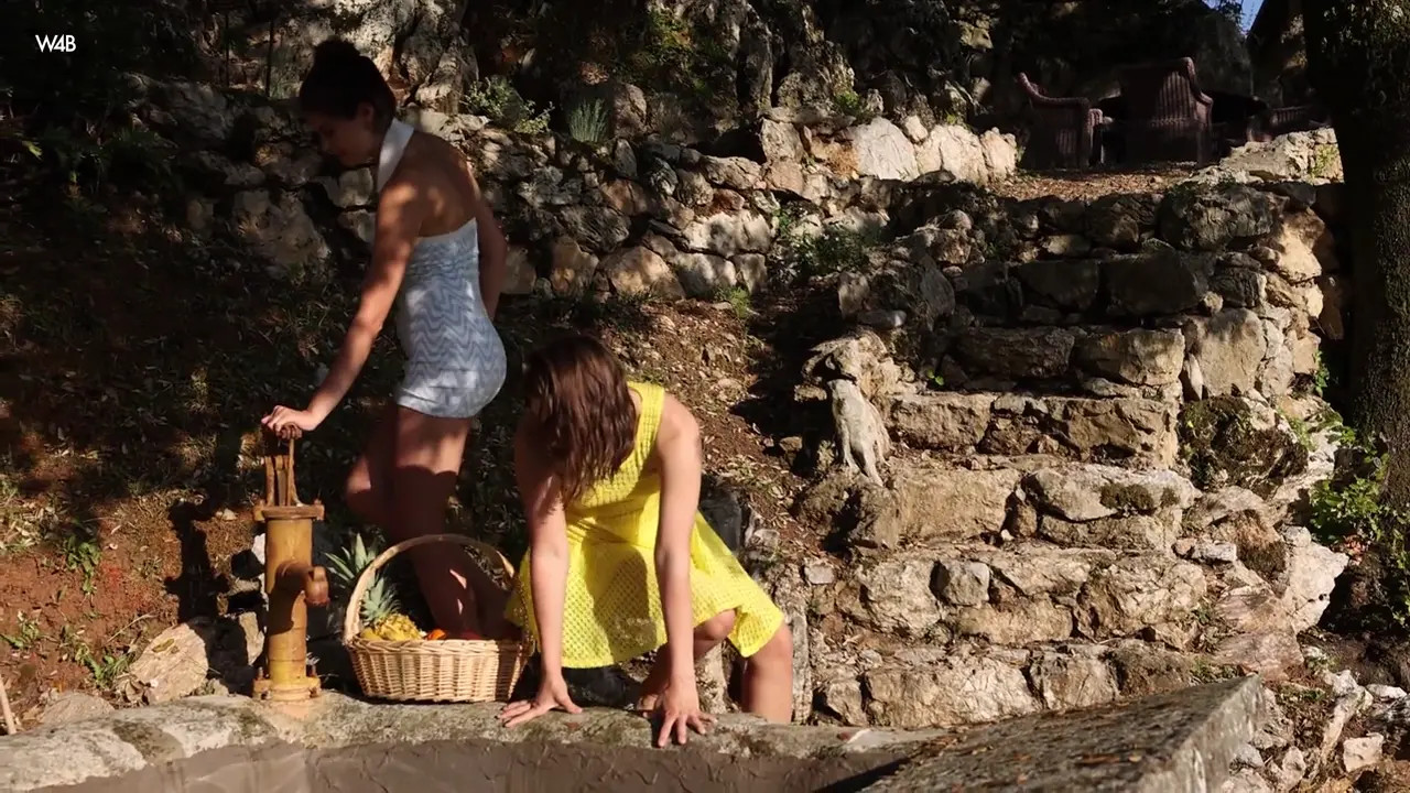 Alissa Foxy & Ellie Luna's Outdoor Lesbian Sex