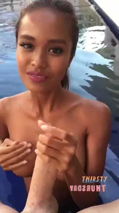 Putri Cinta Handjob POV