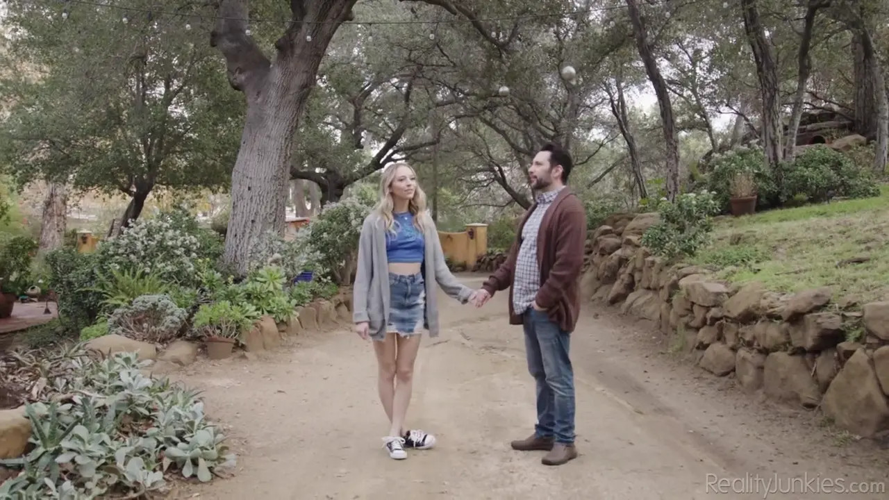 Lily Larimar Convinces Her Stepdad For Sex