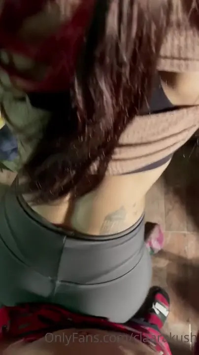 Claarakush Twerks Then Gets Jizzed On The Ass