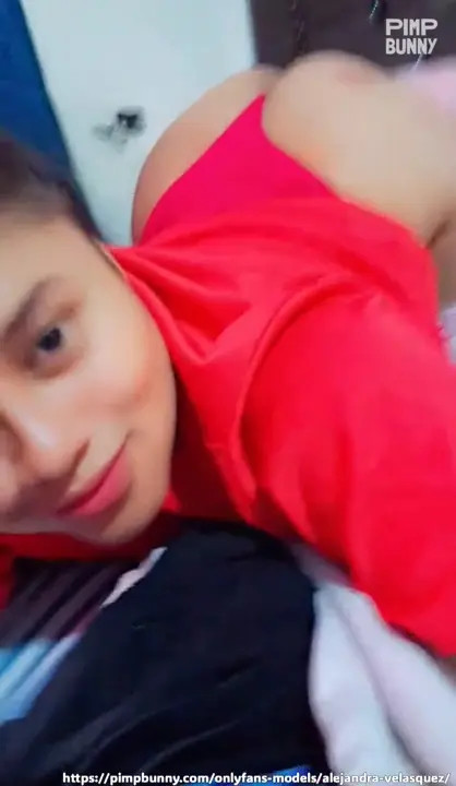 Curvy Honduran Fucks Her Ass With Her Fingers And Pink Toy