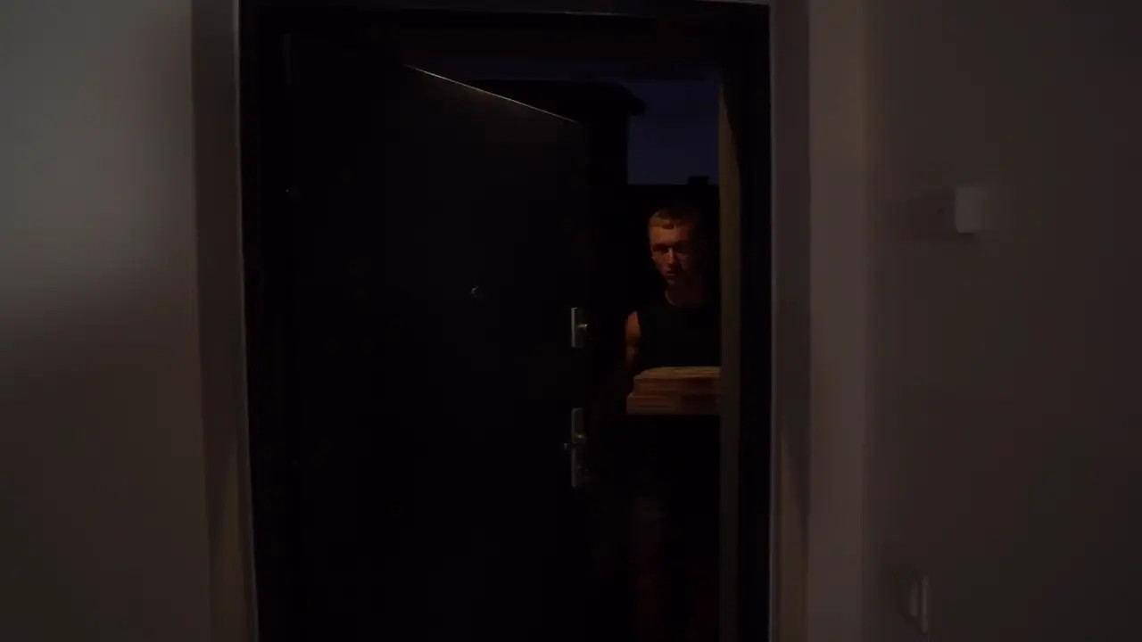 Lis Evans & SpiriteMoon have a foursome with the delivery guy