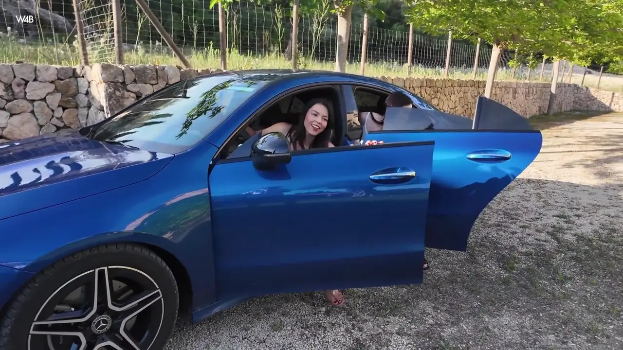 Wikki K, Sky Moon & Liloo's Poolside Fingering