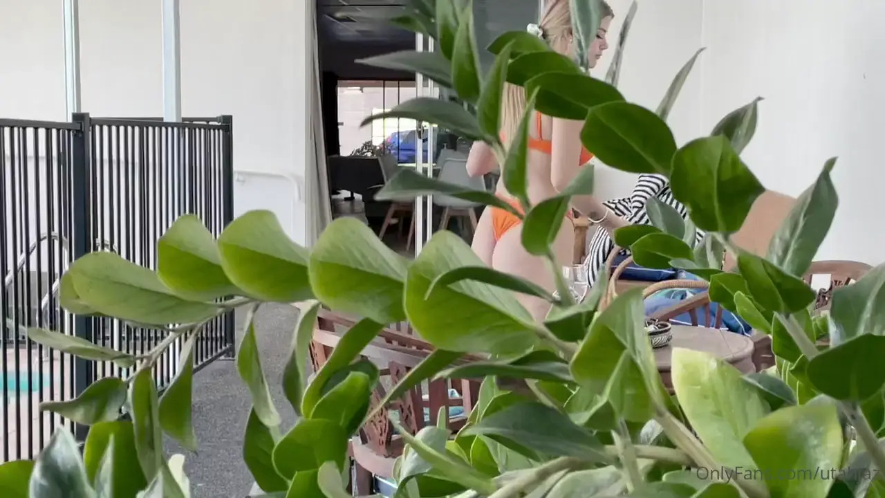 UtahJaz Gets Her Pussy Slammed In The Bathroom - ePornLeak