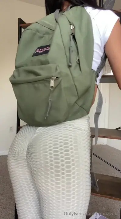 Hanna Zuki Strips To Ride Her Dildo - ePornLeak