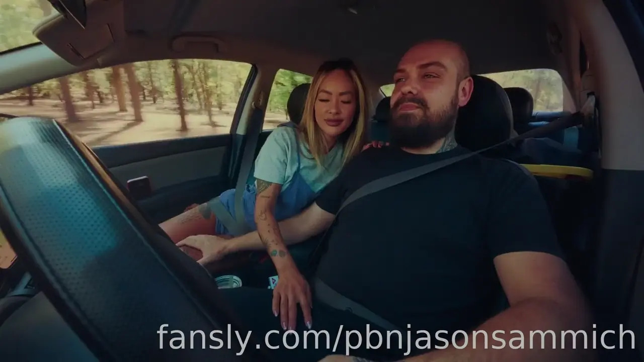 Linda Lan's Oral Sex Session In The Car