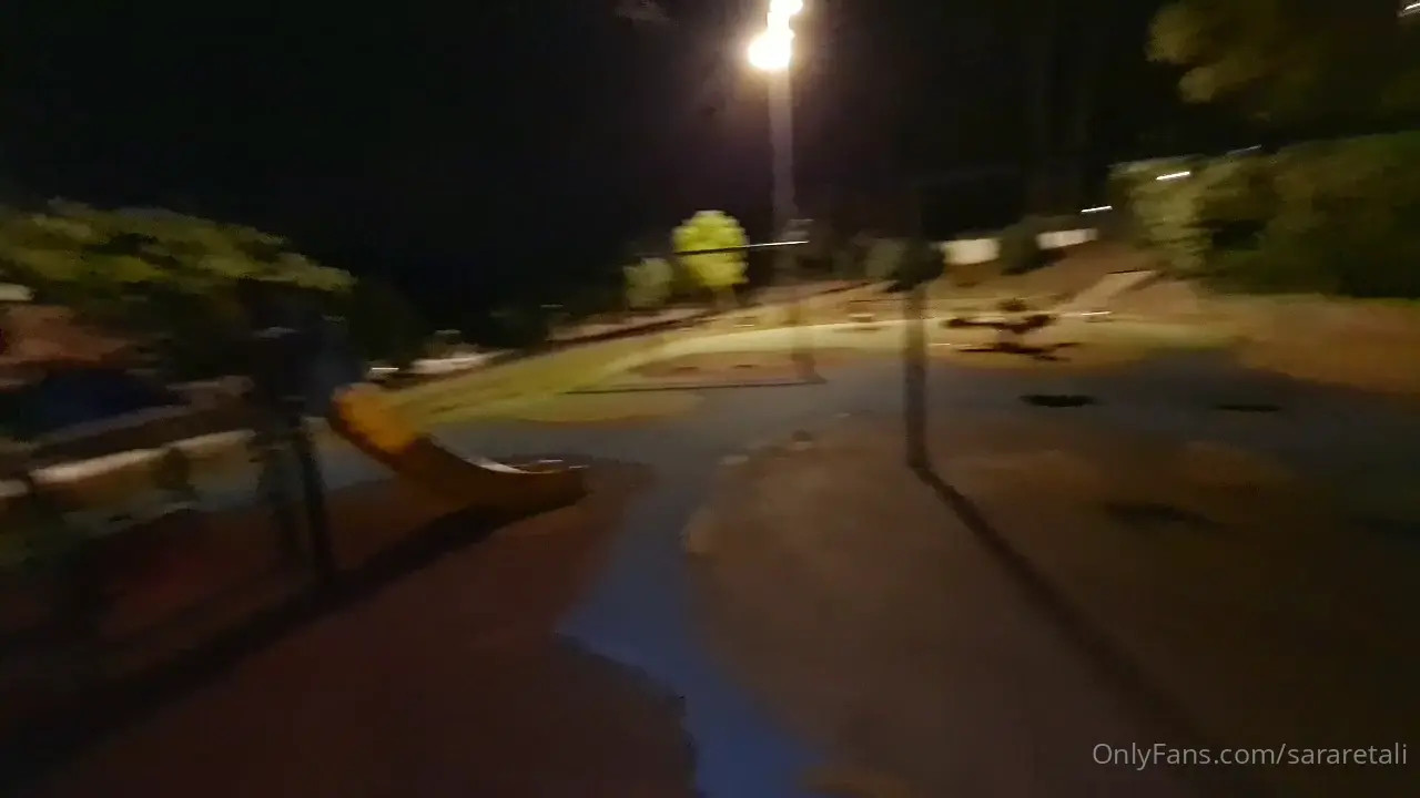 Sara Retali Has Sex At Night On The Street