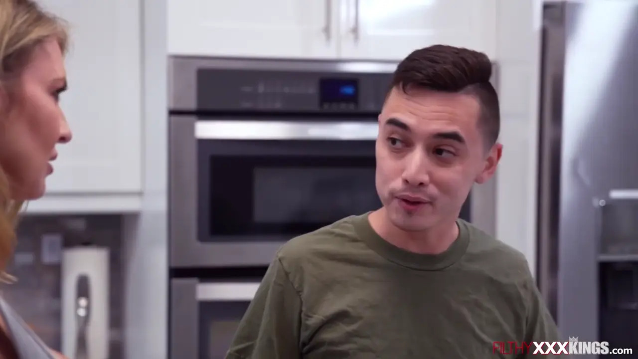 TheRealGigiDior Enjoys Sneaky Bathroom Sex