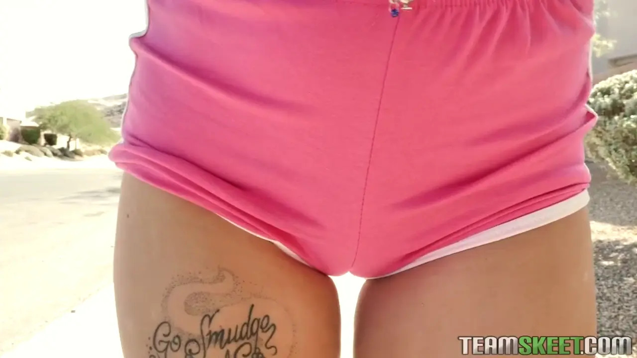 Indica Flower Pounds The Photographer's Cock