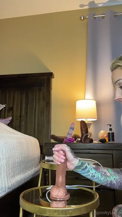 SpookyUnagi Rides Her Dildo In Fishnets