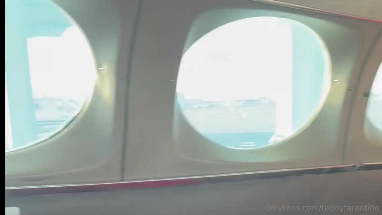 Kali Roses & Linda Lan's FFM Threesome In The Plane