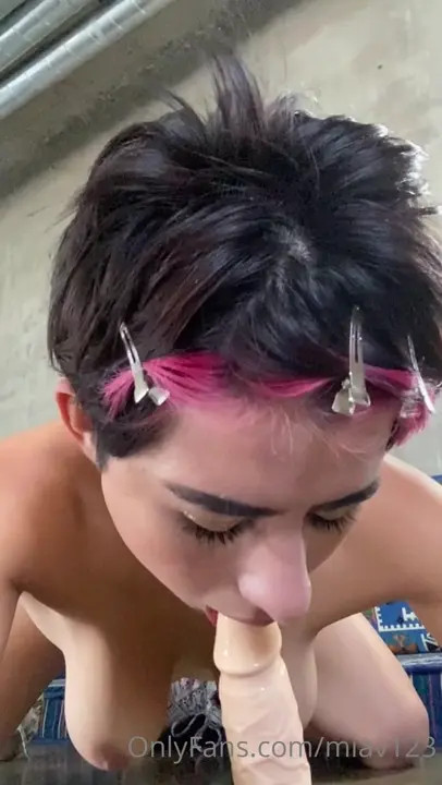 Miav123 Dildo Blowjob