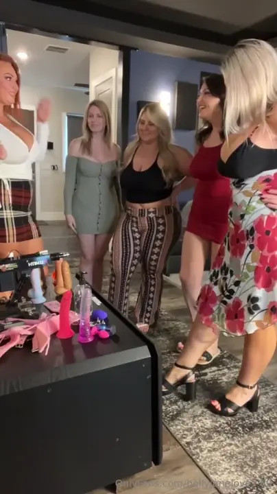Jaimie Smiles Hollyjaneloves69 Coyandcocky Brookeryanvip Sex Toy Party