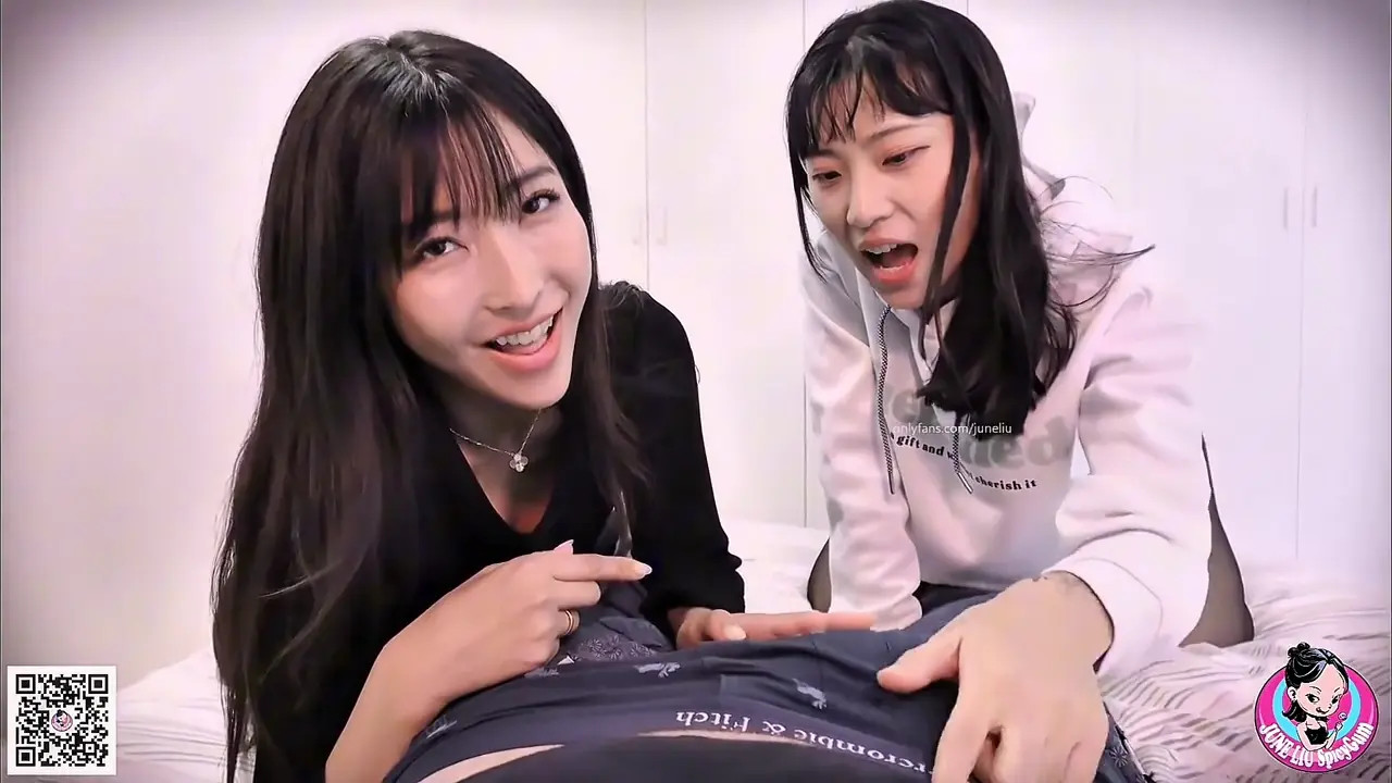 Emiri Momota And June Liu Jerk One Dick With Their Feet