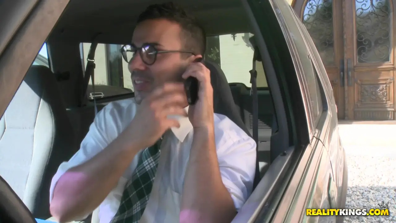 Young Jessie Rogers Fucks Her Father's Employee - ePornLeak