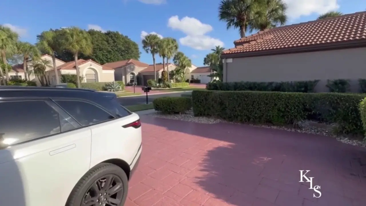 Skimask_Medusa Takes A Huge BBC In The Car