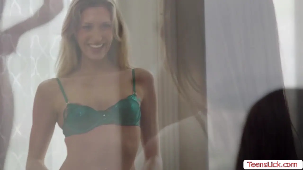 Gizelle Blanco And Addison Vodka Feast On Each Other's Cunt