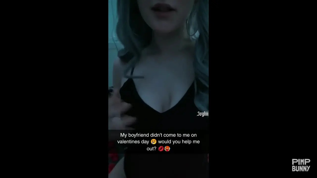 Joyliii Fondles Her Tits And Masturbates With A Dildo