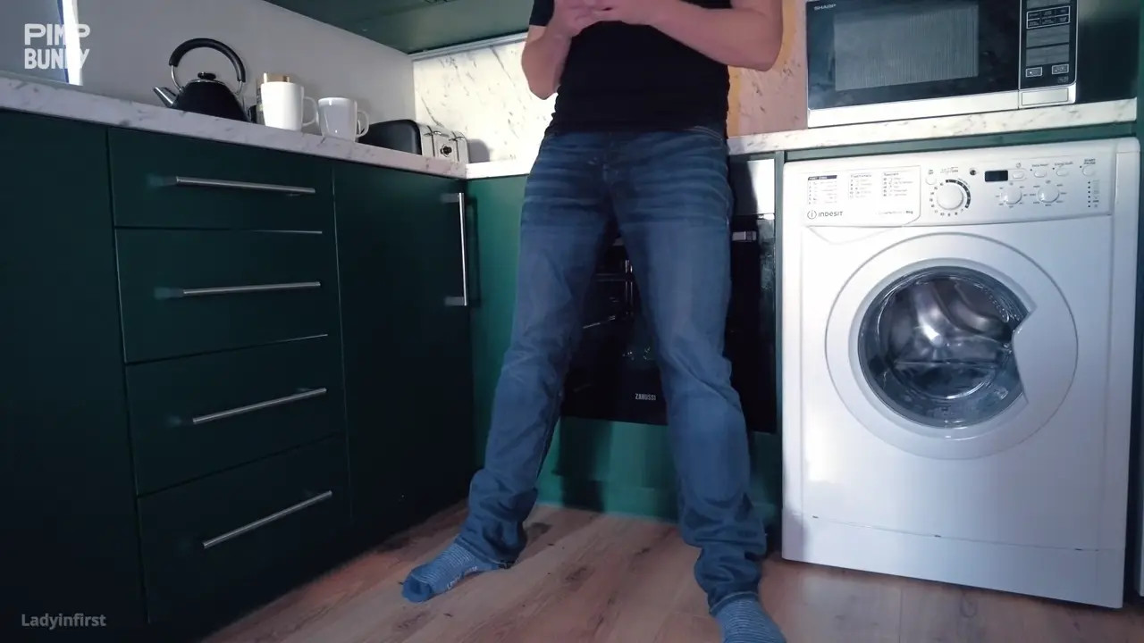 I Cum On Her Ass After A Blowjob And A Handjob