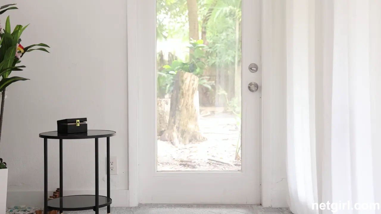 Poppy Gets Drilled During Casting