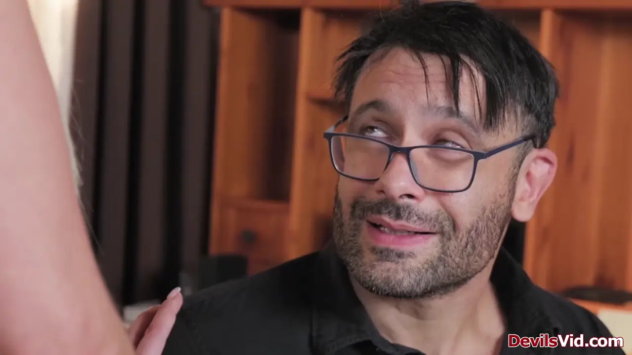 Zlata Shine Lets Her BF Drill Her In The Ass - ePornLeak