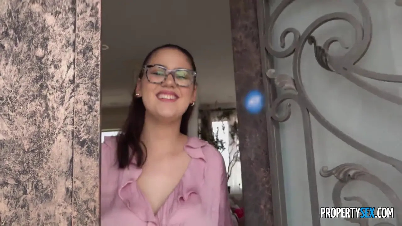 Ellie Nova Pleasures Her Client's Dick - ePornLeak