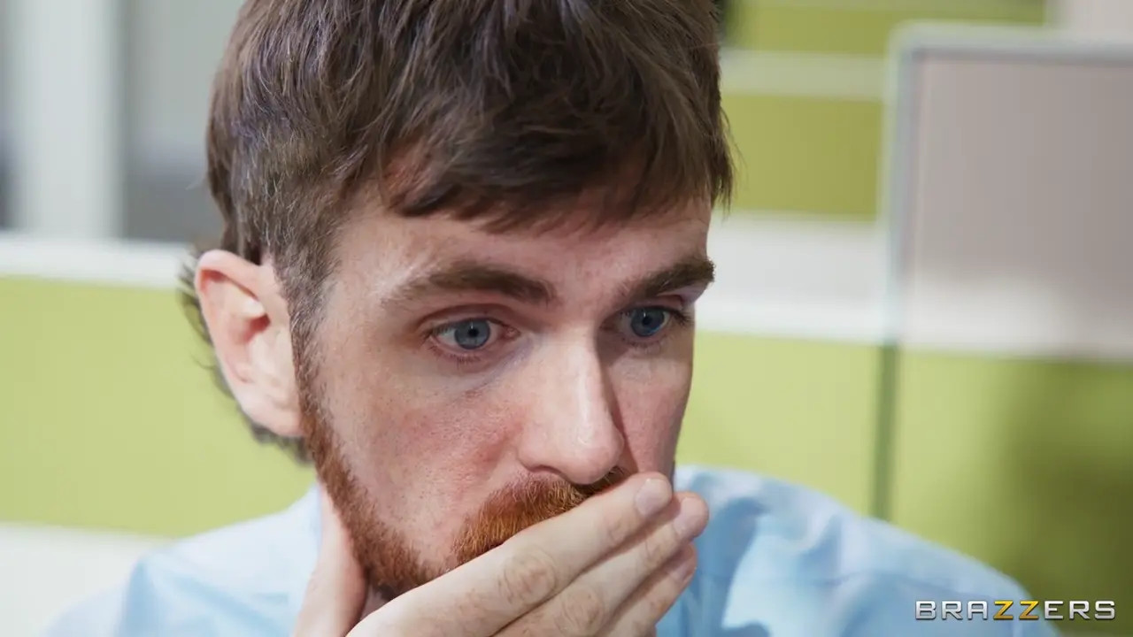 Madison Ivy Fucks Girthmasterr In The Office