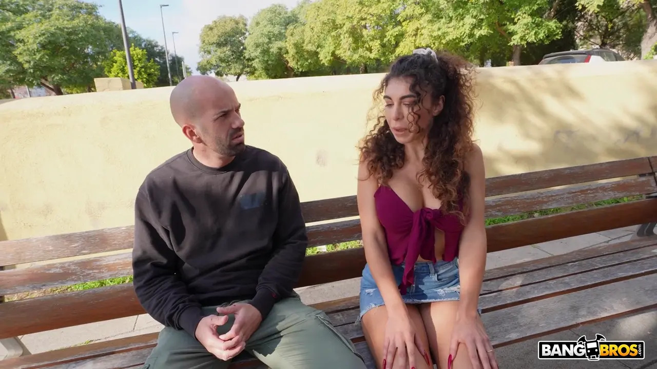 Lady_Ana Takes A Rough Assfuck In An Alley