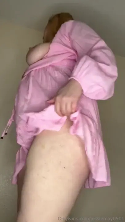 JessieMay0501 Fucks A Dildo And Sucks It