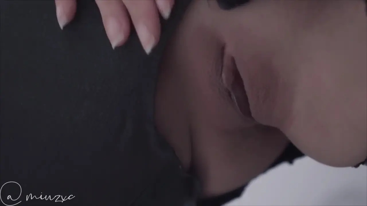 Steamy POV Session: Miuzxc's Petite Anal Leak Uncut  