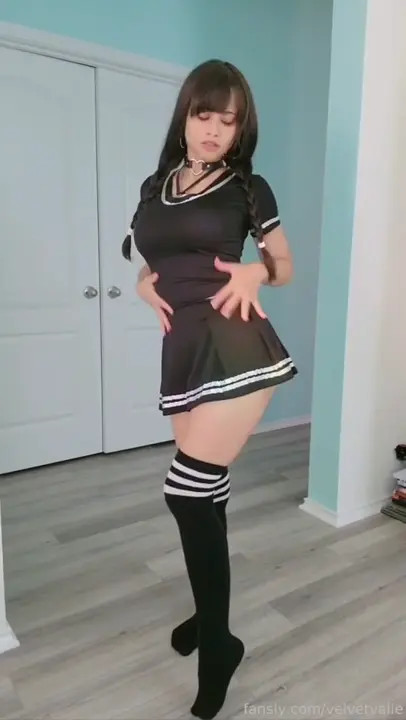 VelvetValie Pleasures Her Pussy WIth A Dildo