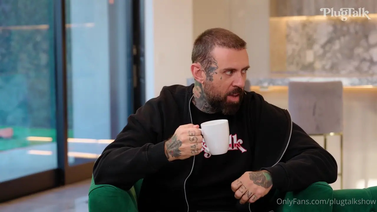 Alannasworldx & Lena The Plug's FFM Threesome