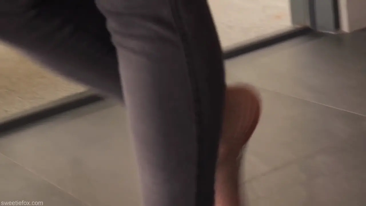 Sweetie Fox Gets Penetrated On The Terrace