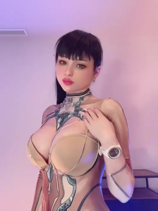 Hidori Rose Strips Naked From Her Bodysuit