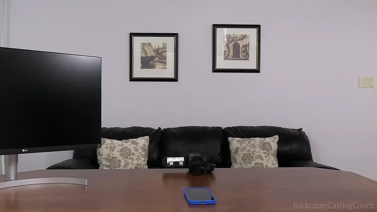 Dahlia Sage Takes A Raw Anal On The Couch