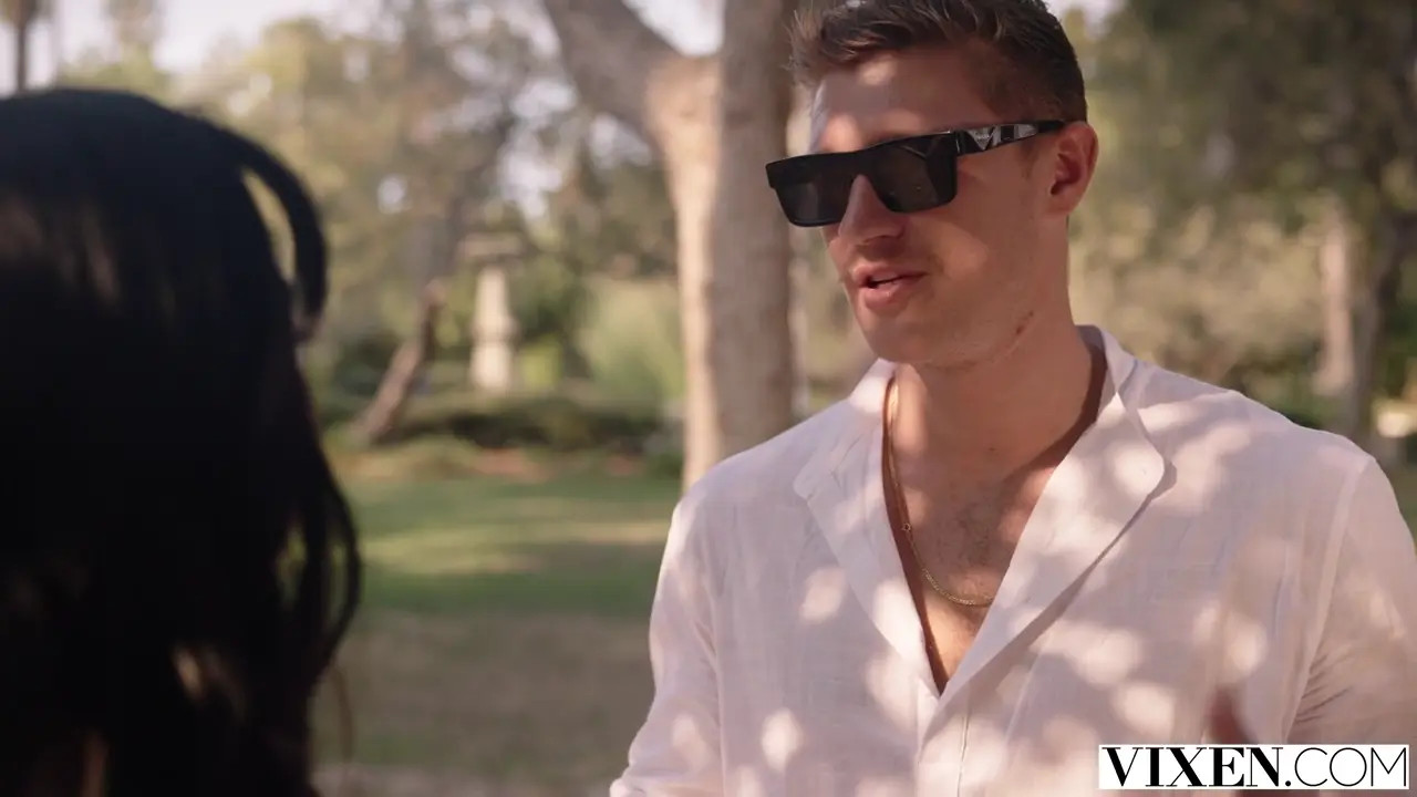 Elle Lee Enjoys Being Drilled By A BWC