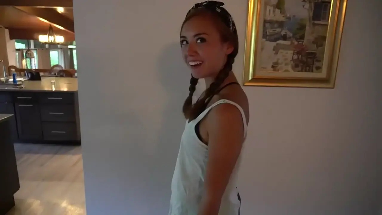 Brandi Braids Gives A BJ While On Her Knees