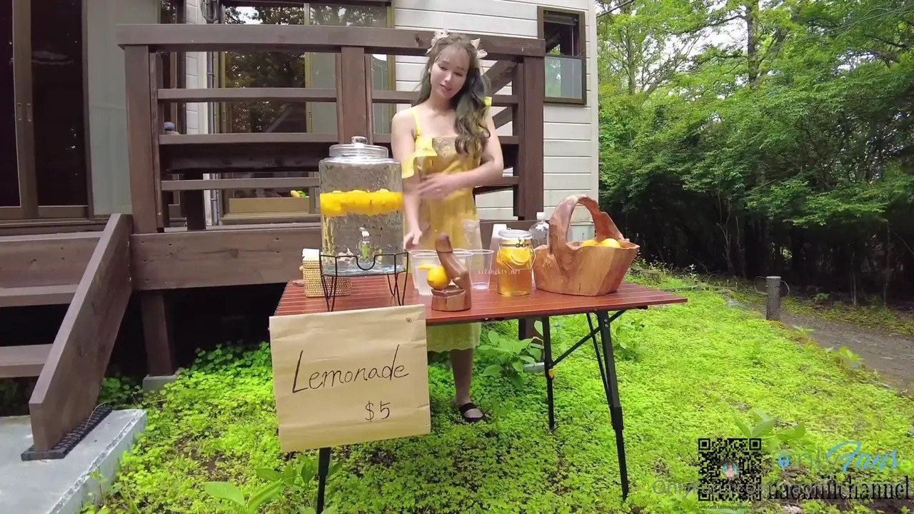 Naomiii Channel Trades Lemon For Sex