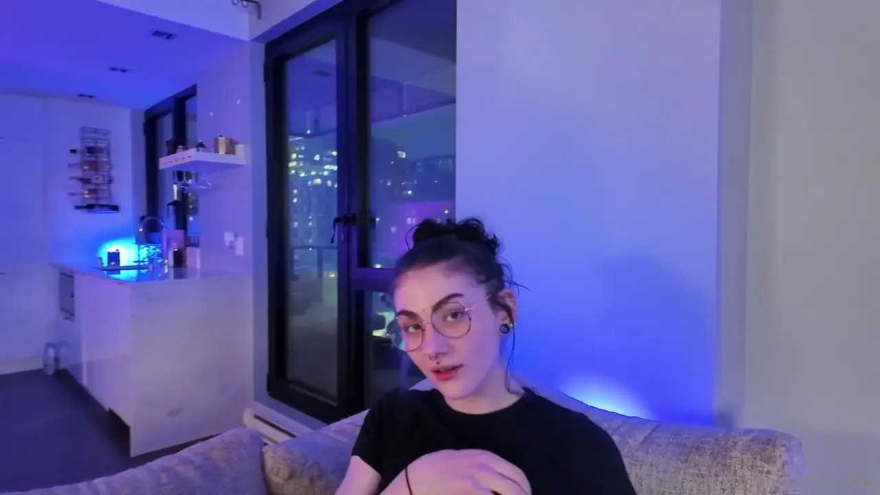 Everlyy666 Strokes And Gags On A Huge BBC - ePornLeak