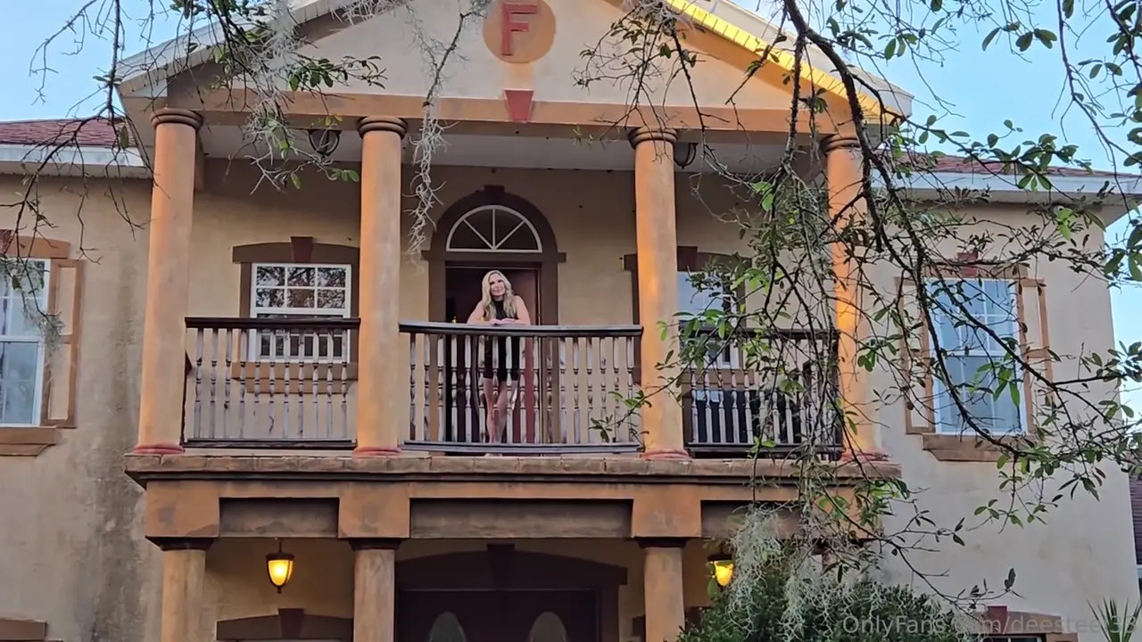 Samantha Ray Gives BBC A BJ On The Balcony