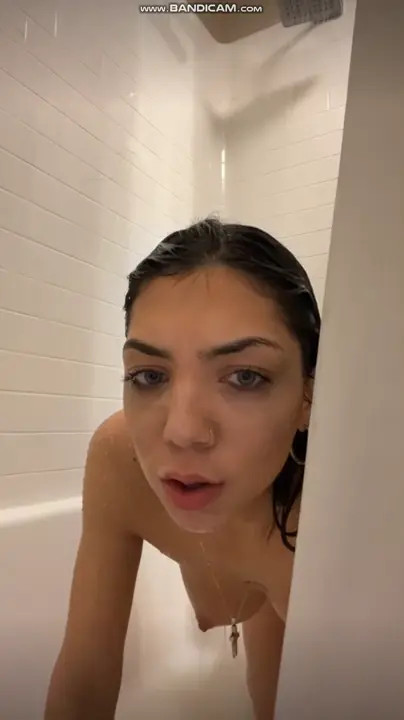 SofiaNextDoor Flaunts Her Pussy In The Shower
